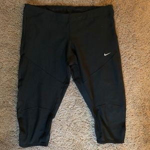 Nike Crop Leggings
